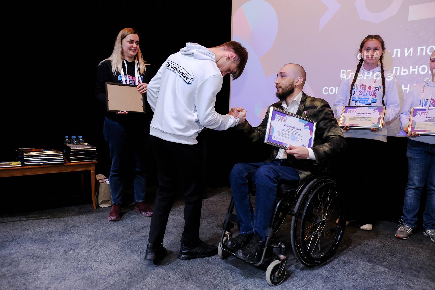 Time 31. Time 31. Time 31. Мульт от создателей время приключений. Мультсериал от создателей время приключений.